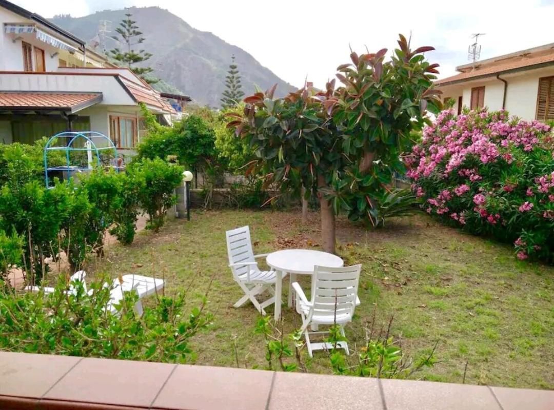 Villa Casa Con Giardino E Terrazzo Vicino Al Mare Piraino Exterior foto